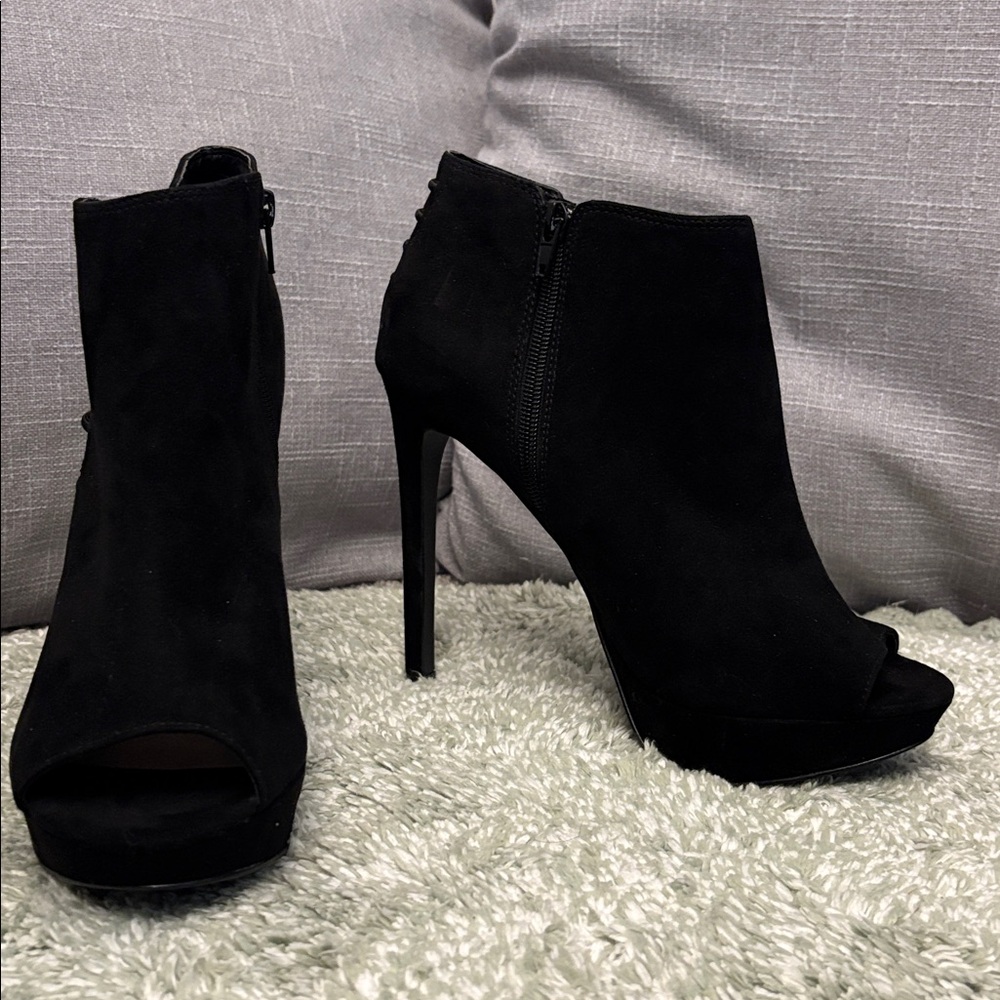 Lanette by No. 6 -Black Suede 5” Stiletto Platform Bootie Lace w/Detail size 9.5